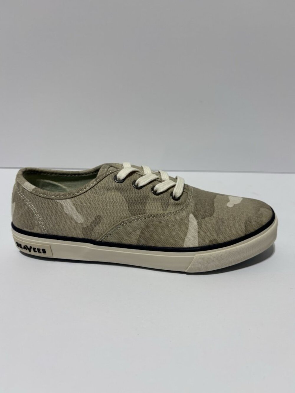 SeaVees Big Kids’ Legend Sneakers Cream Camo, Boys’ Size 3Y